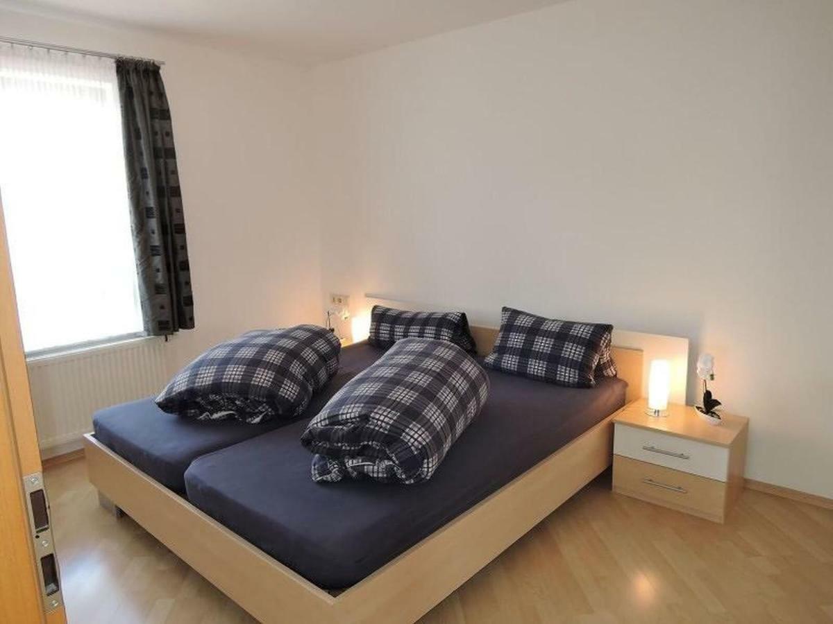 Haus Eisele Lägenhet Bad Urach Exteriör bild