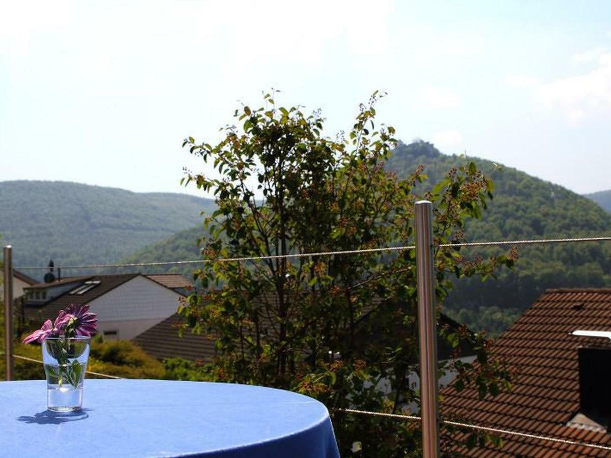 Haus Eisele Lägenhet Bad Urach Exteriör bild